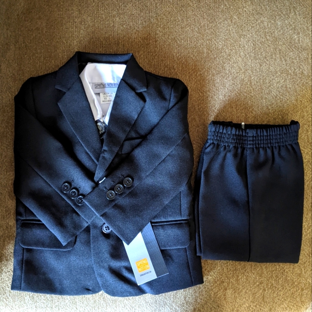 Boys suit size L